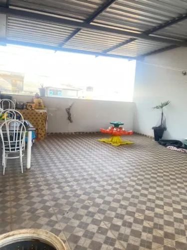 Casa Duplex Xangrilá - Sem Fiador- 2 quartos, 1 vaga, câmera, portão eletrônico.
