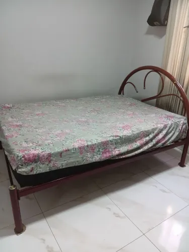 Vende-se cama casal