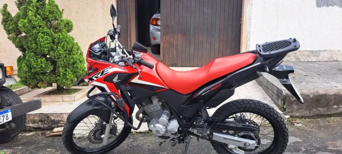 XRE RALLY 22 muito nova