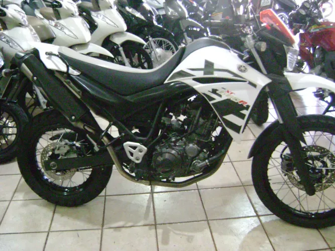 YAMAHA XT 660R BRANCO 2015