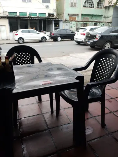 8 conjunto mesa e cadeira plástico