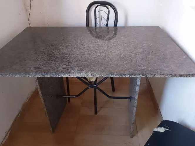 Mesa de mármore