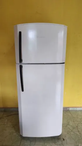 Geladeira Bosch gelo seco funcionando 