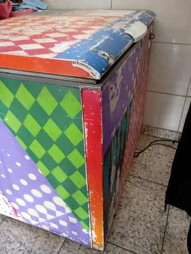 Vendo freezer funcionando perfeitamente valor $ 2.000