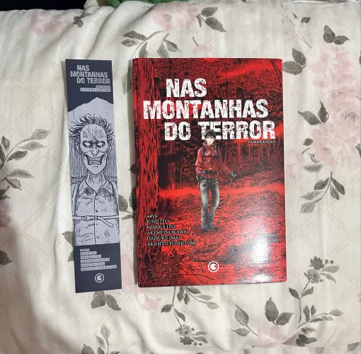 Nas montanhas do terror - volume único