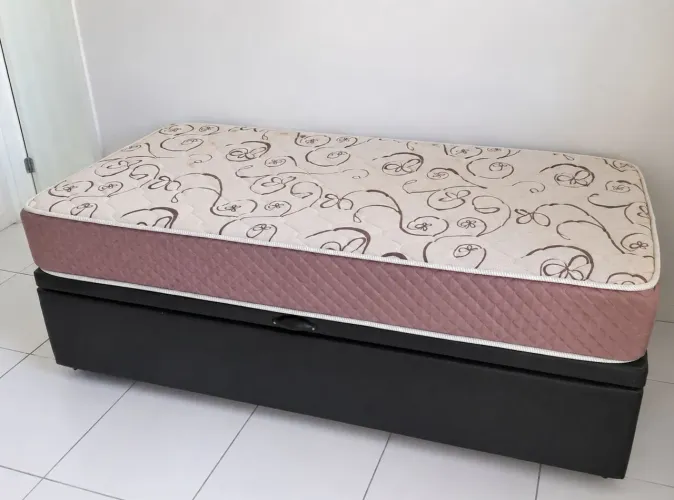 Cama Box Solteirão com Baú + Colchão (em estado de pouco uso)