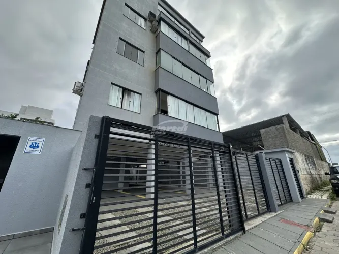 Apartamento mobiliado disponível para locação no bairro Itajuba, em Barra Velha/SC. (Cód.