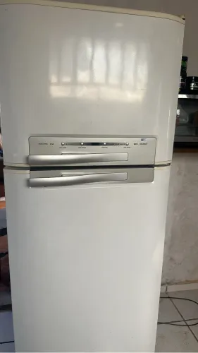 Geladeira Electrolux DF46 Frost Free(Para Concerto ou Peças 