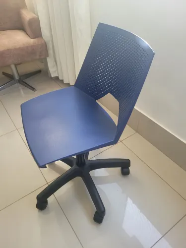 Vendo cadeira de escritório em perfeito estado