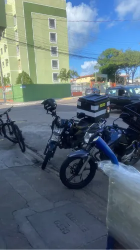 Baú com suporte universal 140L
