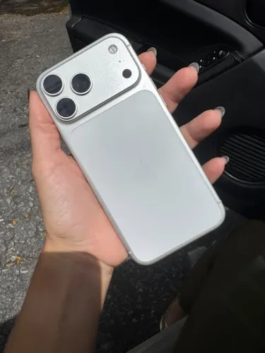 iPhone 17 Pro Max Semi Novo