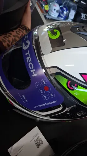 Capacete