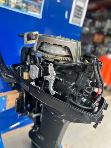 Motor de popa Mercury 25hp Sea pro com partida elétrica e comando a distância! ?