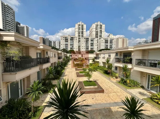 Casa em condomínio fechado de alto padrão para locação na região do Brooklin!