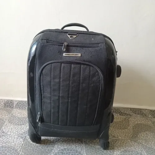 Mala média Holly Classic! No meu perfil tem outras opções. 