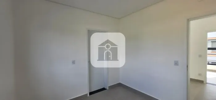 Casa em Condomínio fechado para locação no bairro Jardim karaiba