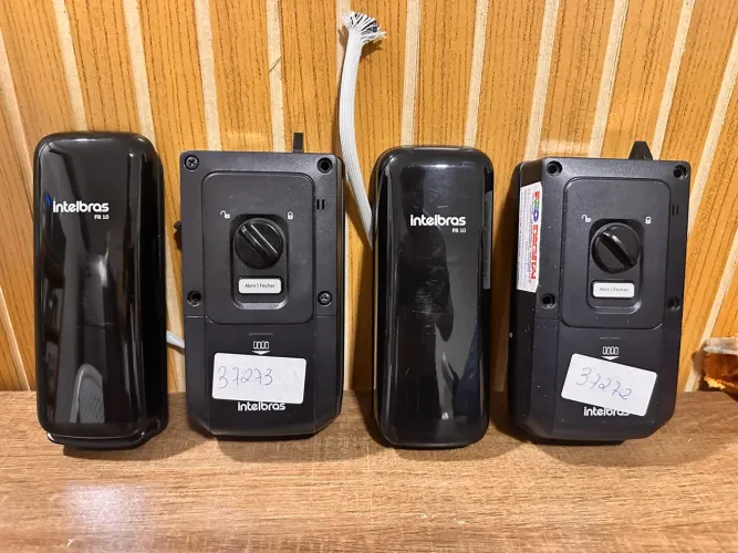 Duas Fechaduras Eletronicas Intelbras
