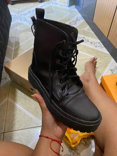 vende se bota de cano alto 
