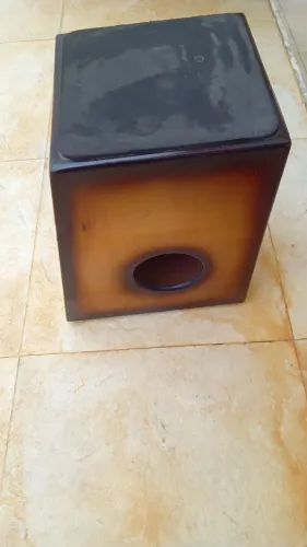 Cajon usado