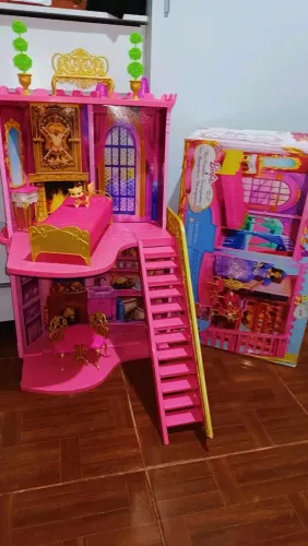 Castelo Barbie e as três mosqueteiras 
