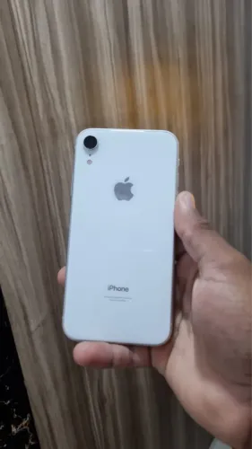 iPhone XR branco 128gb