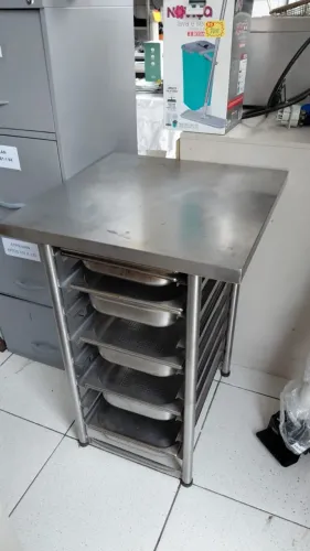 Mesa Esqueleto Aço Inox Com as Assadeiras