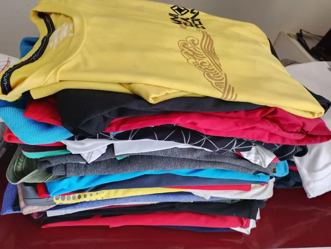 Conjunto de roupas masculinas