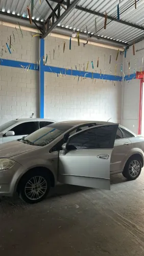 Fiat Linea Essence Dualogic 1.8 Flex 16V 4P 2012