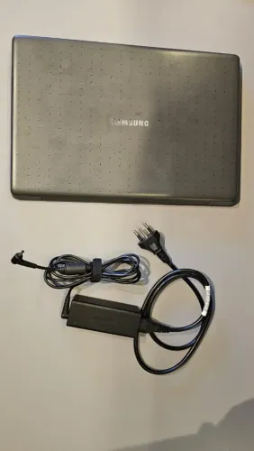 Notebook Samsung F30 - ótimo estado (NP530XBB) - TROCO POR KINDLE