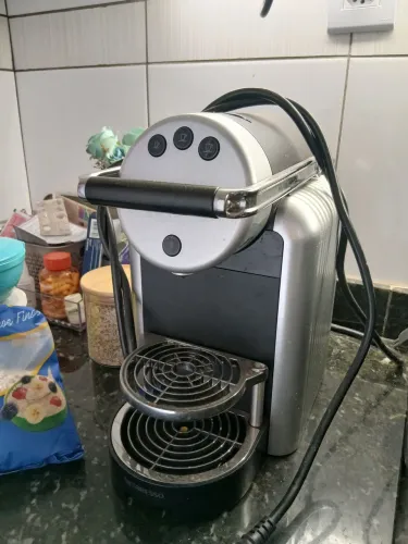 Cafeteira Nespresso Profissional ZENIUS 110w