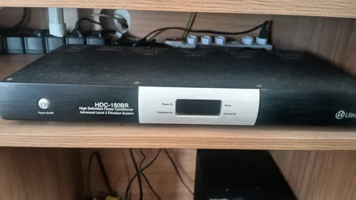 Ultra HDC-150BR condicionador/filtro de energia para áudio e vídeo. 