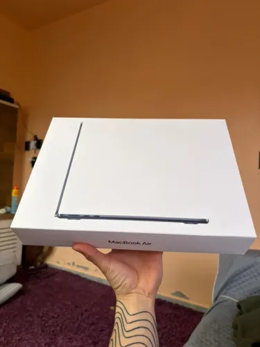 Caixa Original MacBook Air 13 M5 Midnight 16GB 512GB com Manual