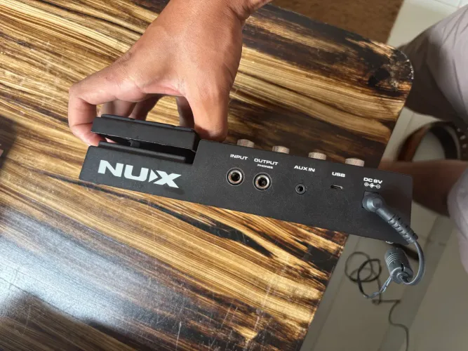 Pedaleira Nux MG300