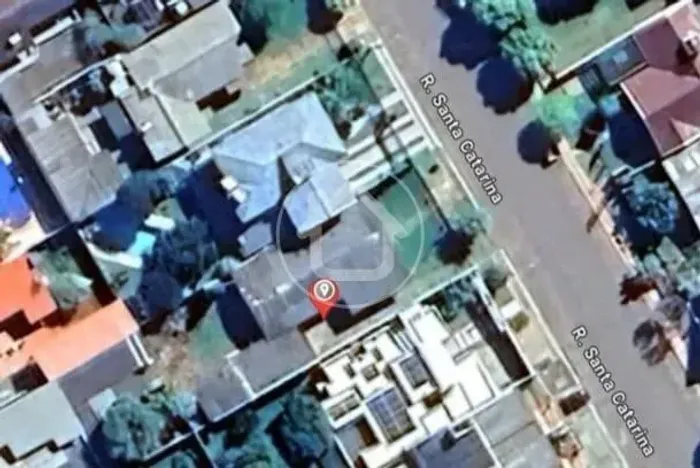 TERRENO COM CASA ANTIGA