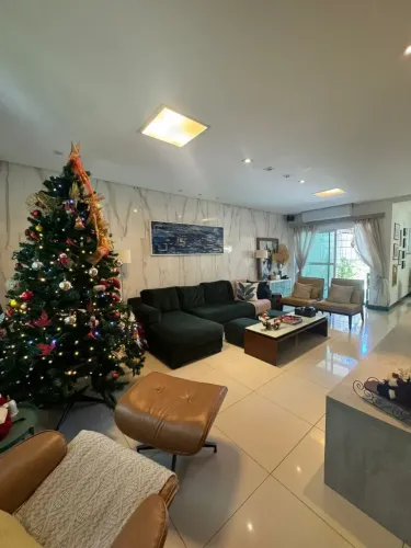 Vendo casa em condomínio fechado no Olho D'água