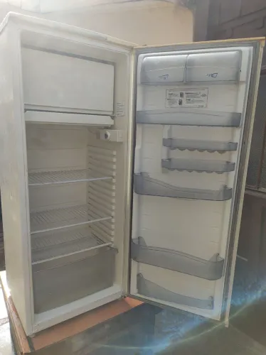 Geladeira Eletrolucx 127 v
