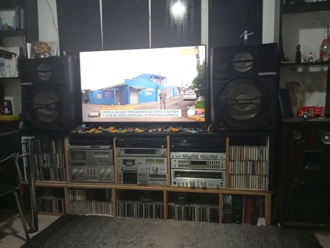 Desapega !! Vendo toda aparelhagem som com 4 cx de som ,urgente