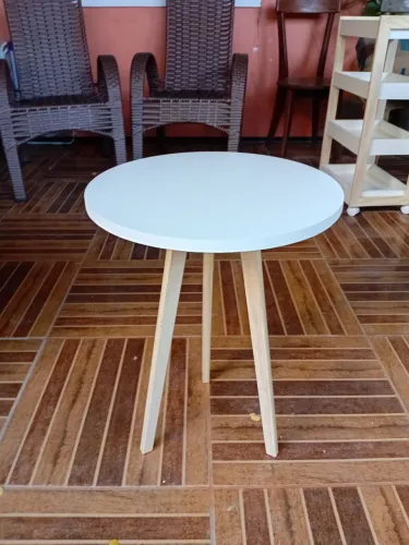 Mesinha Redonda decorativa