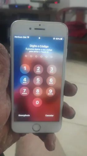 Vendo iPhone 8 bom. 