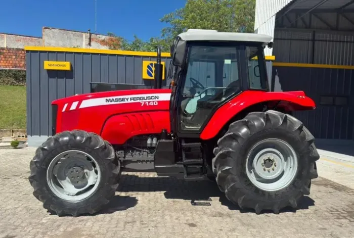 Trator Massey Ferguson 7140