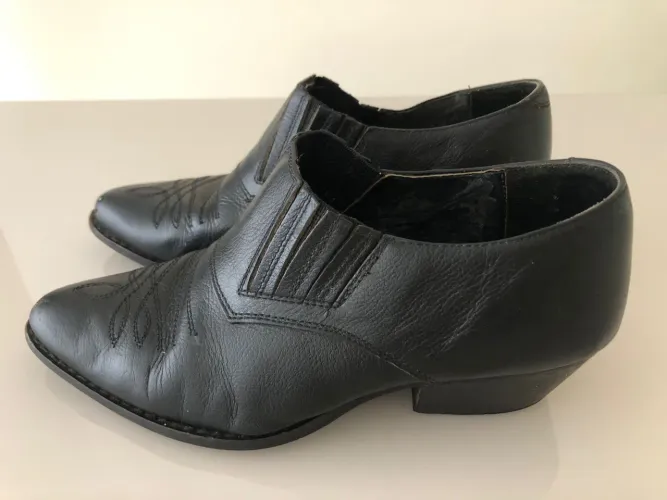 Bota Arezzo em Couro Legítimo