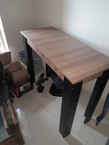 Mesa de estudo 90 x 39 x78 de altura nova