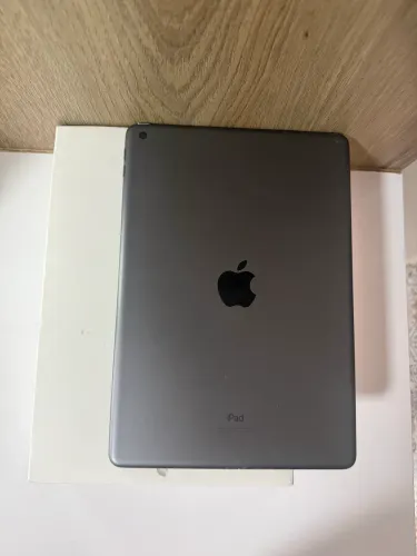 iPad 8 32GB Grafite