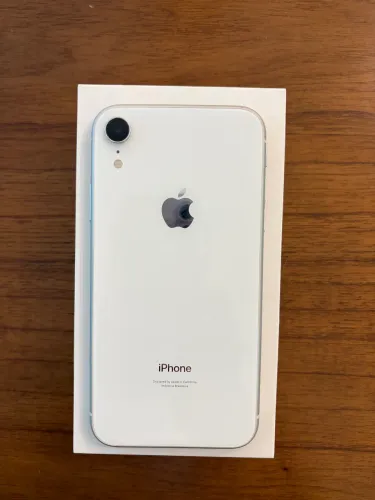 Iphone XR - 64gb - 75% bateria (problema na tela)