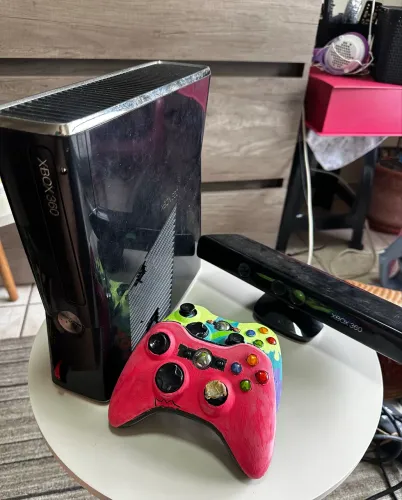 XBOX 360 DESBLOQUEADO + 2 CONTROLES + KINECT + 16 JOGOS + HEADSET ORIGINAL XBOX 360
