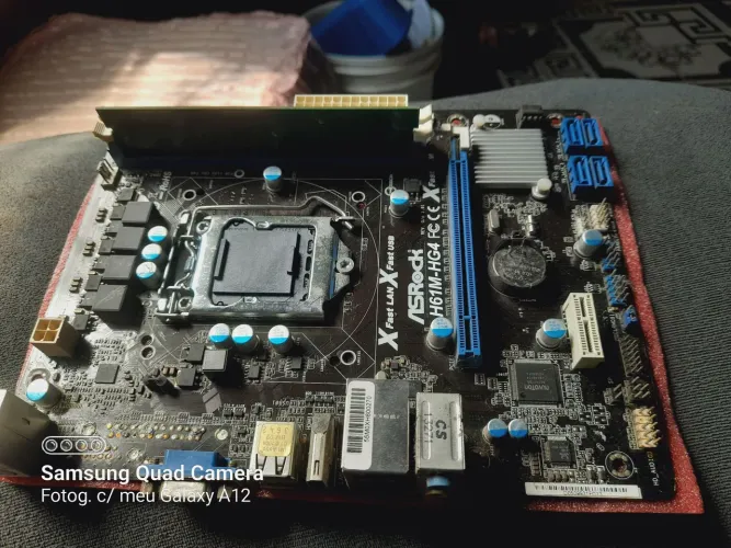 Vende-se placa mãe