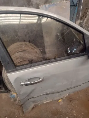 Vendo vidro com máquina do fiesta sedan 2005