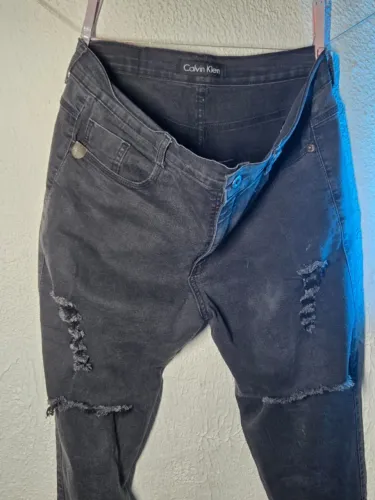 calça Calvin Klein