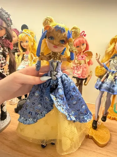 boneca ever after high Blondie Baile de mascaras 