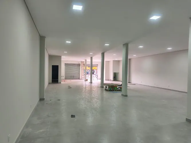 Loja para alugar, 700 m² por R$ 20.000,00/mês - Nossa Senhora Aparecida - Uberlândia/MG
